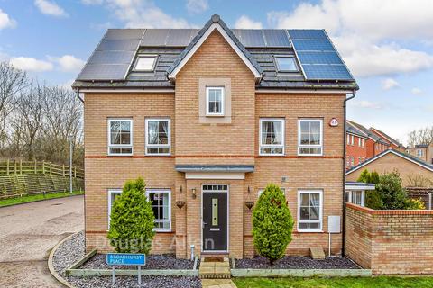 4 bedroom detached house for sale, Broadhurst Place, Basildon SS14