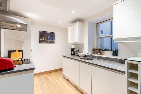 2 bedroom flat to rent,  Great Titchfield Street, London W1W