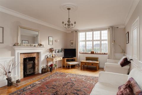 5 bedroom detached house for sale, Yew Tree Road, Dorking