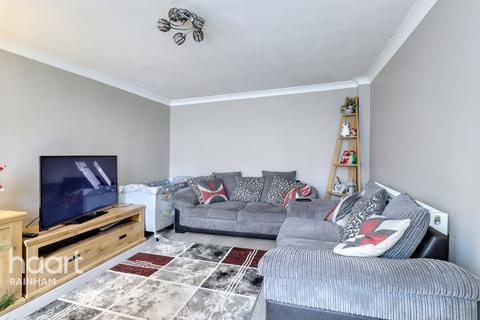 3 bedroom semi-detached house for sale, Gray Gardens, Rainham, RM13 7NH