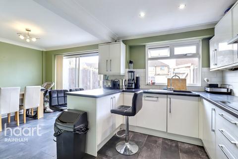 3 bedroom semi-detached house for sale, Gray Gardens, Rainham, RM13 7NH