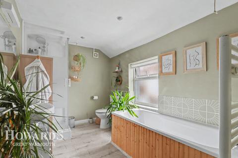 2 bedroom end of terrace house for sale, Maygrove Road, Great Yarmouth