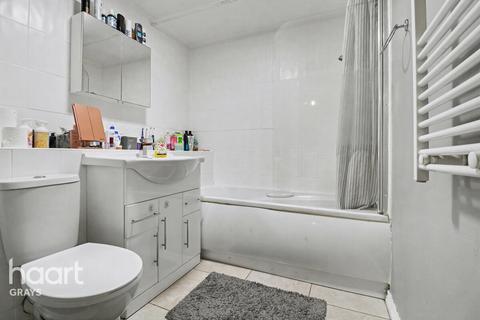 2 bedroom flat for sale, Dock Road, Tilbury