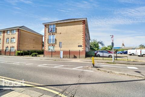 2 bedroom flat for sale - Dock Road, Tilbury