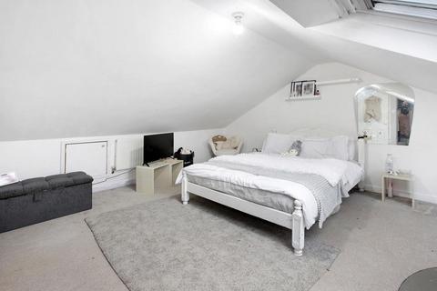 4 bedroom end of terrace house for sale, Hopes Close, Teignmouth, TQ14