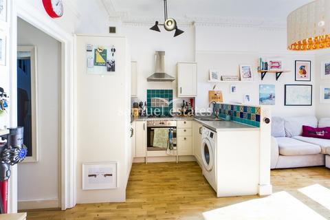 1 bedroom flat for sale, Balham, London, SW12