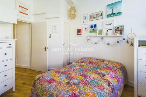 1 bedroom flat for sale, Balham, London, SW12