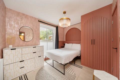 2 bedroom flat to rent, Lady Somerset Road, London NW5