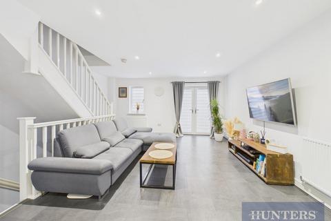 3 bedroom semi-detached house for sale, Blueberry Way, Scarborough