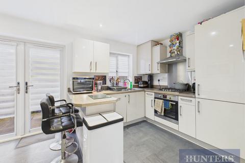 3 bedroom semi-detached house for sale, Blueberry Way, Scarborough