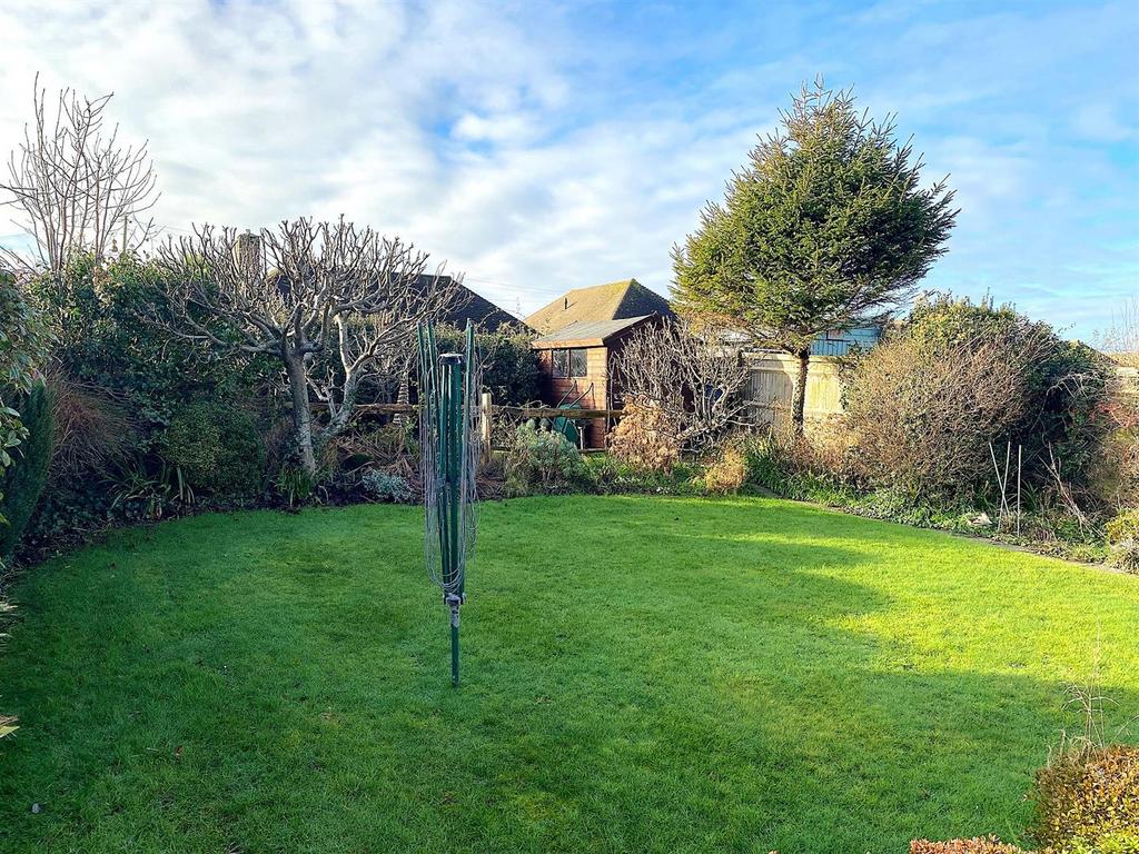 5 The Briary - Garden1.jpg