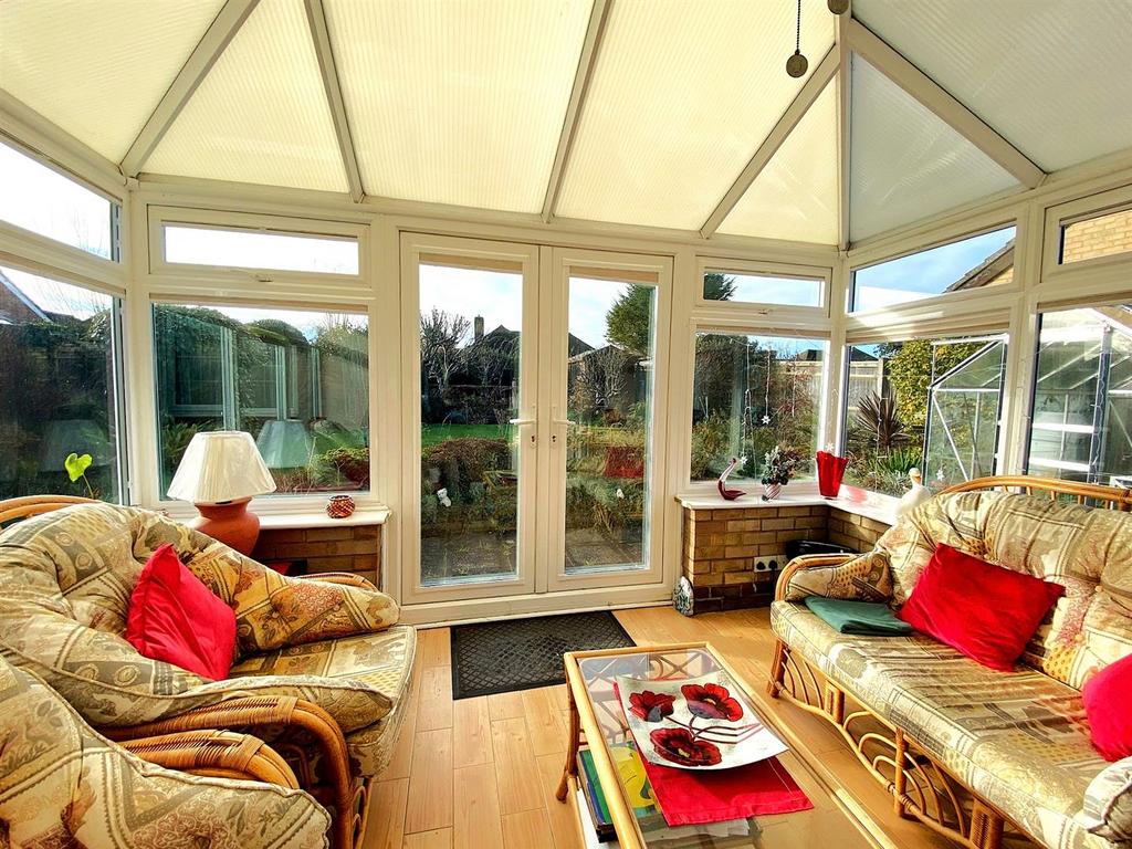 5 The Briary - Conservatory.jpg