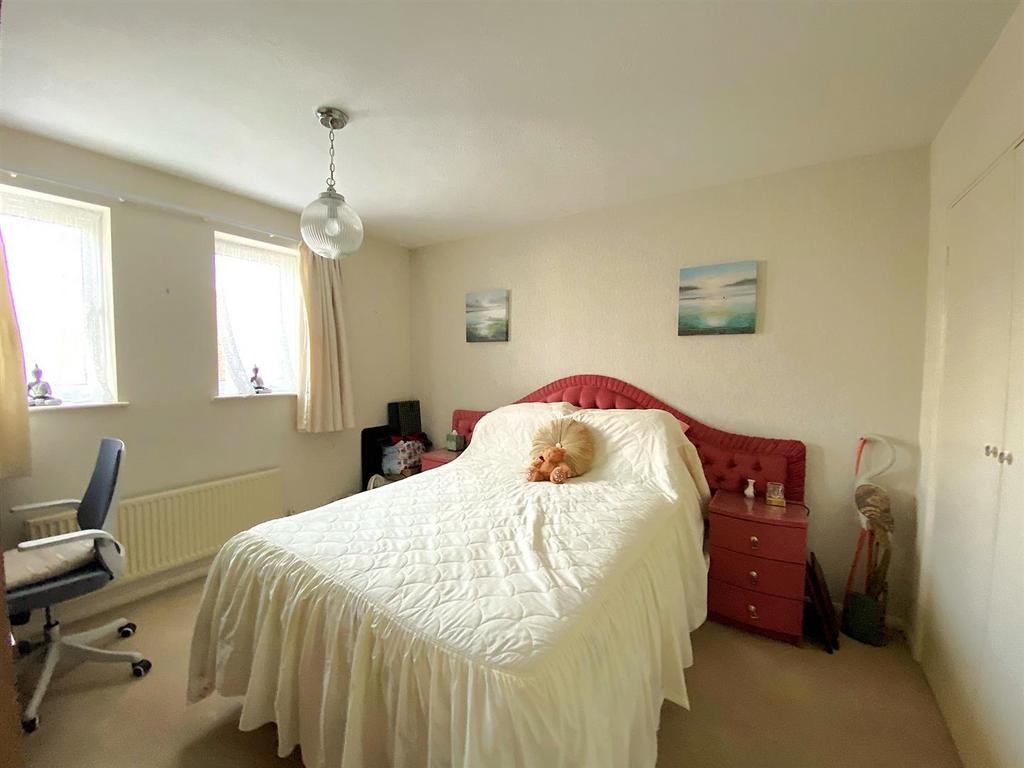 5 The Briary - Bed3.jpg