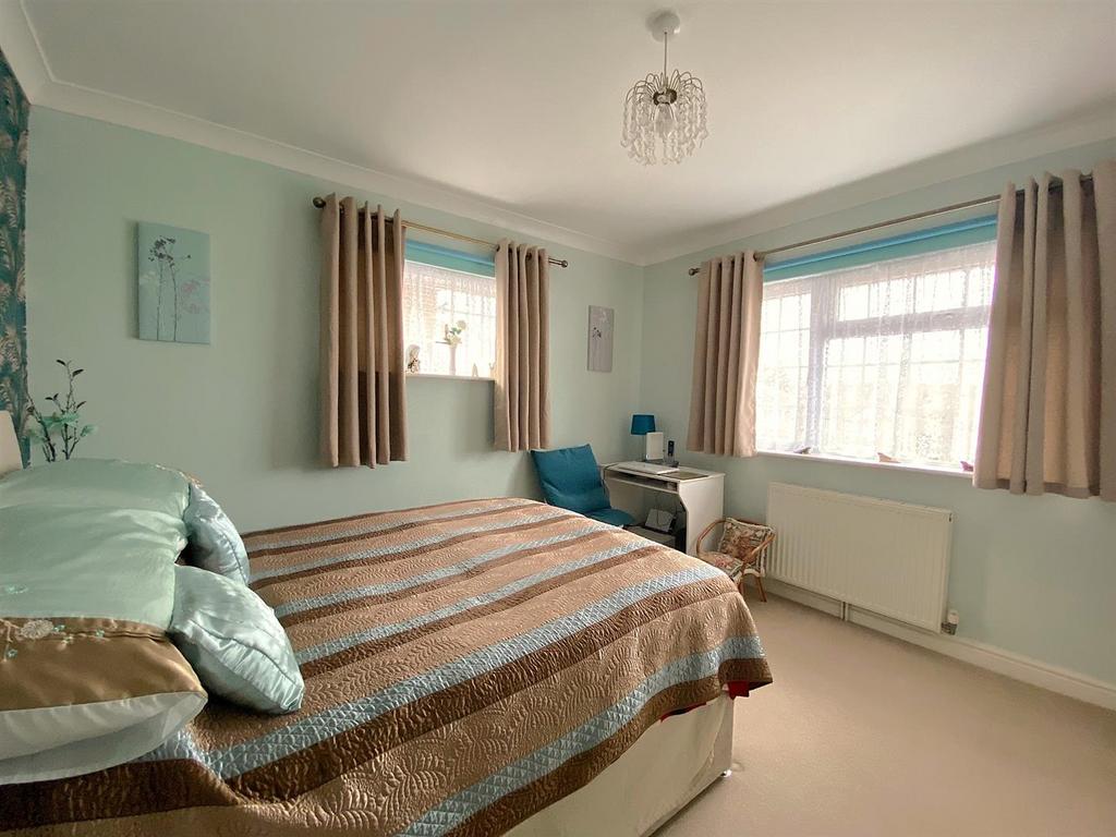 20 Windmill Drive - Bed3.jpg