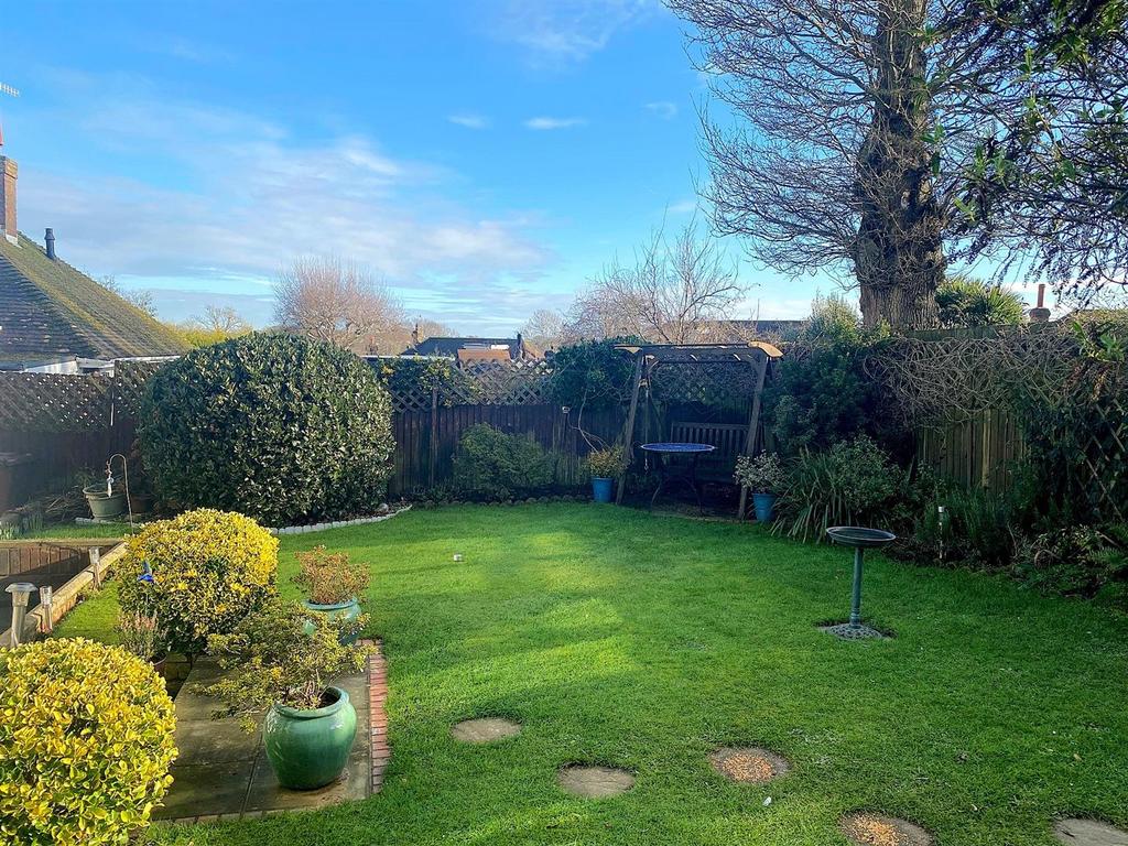 20 Windmill Drive - Garden2.jpg