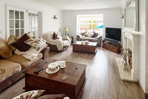 4 bedroom detached house for sale, Crosshaven, Littlehampton BN17