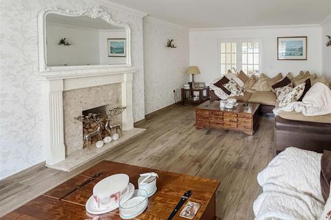4 bedroom detached house for sale, Crosshaven, Littlehampton BN17