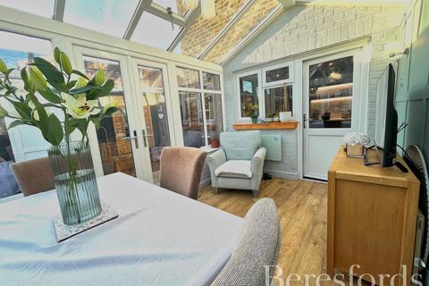 2 bedroom end of terrace house for sale, Flintwich Manor, Chelmsford, CM1