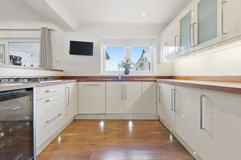 3 bedroom detached house for sale, Woodbrooke Way, Corringham, Stanford-le-hope, Essex, SS17 9DR
