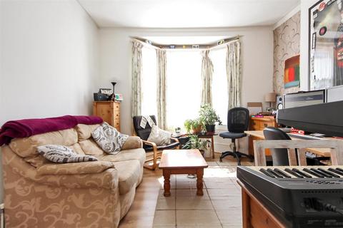 1 bedroom flat to rent, Warleigh Road, Preston Circus, Brighton
