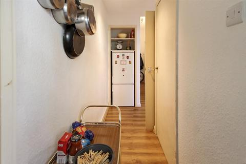 1 bedroom flat to rent, Warleigh Road, Preston Circus, Brighton