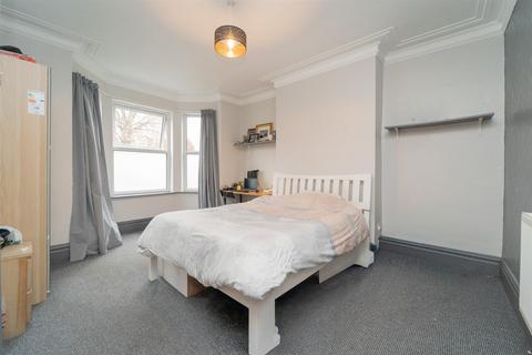 5 bedroom end of terrace house for sale, Carmoor Road, Longsight