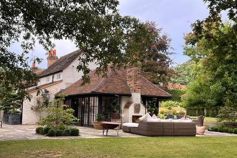 5 bedroom detached house to rent, Burhill, Hersham, Walton-on-Thames, Surrey, KT12