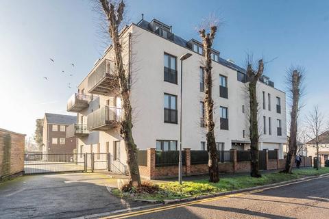 1 bedroom flat to rent, Roxborough Avenue, Harrow, HA1