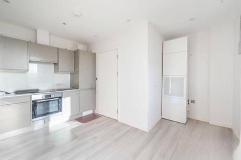 1 bedroom flat to rent, Roxborough Avenue, Harrow, HA1