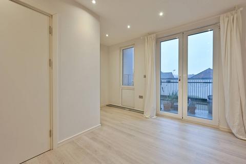 undefined, Roxborough Avenue, Harrow, HA1