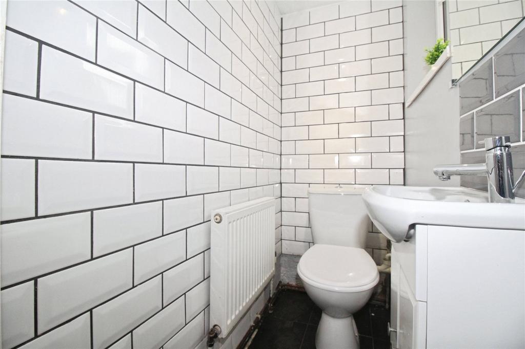 Cloakroom/Wc