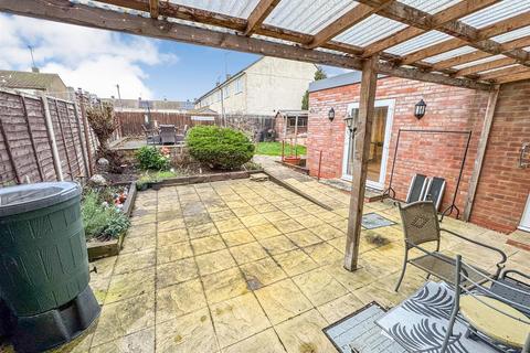 4 bedroom end of terrace house for sale, Croyde Avenue, Corby NN18