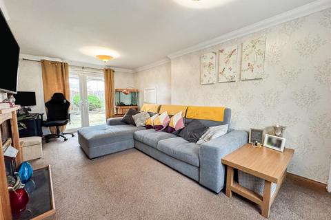 4 bedroom end of terrace house for sale, Croyde Avenue, Corby NN18