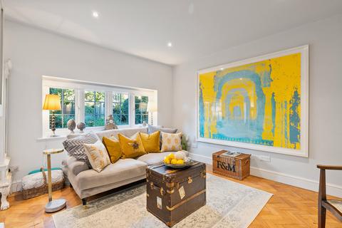3 bedroom detached house for sale, Manygate Lane, Shepperton, TW17
