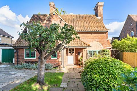 undefined, Manygate Lane, Shepperton, TW17