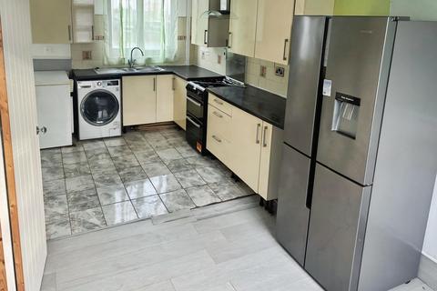 3 bedroom semi-detached house for sale, Southfields Drive, Leicester, LE2