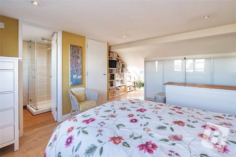 4 bedroom terraced house for sale, Laurel Avenue, Gravesend, Kent, DA12