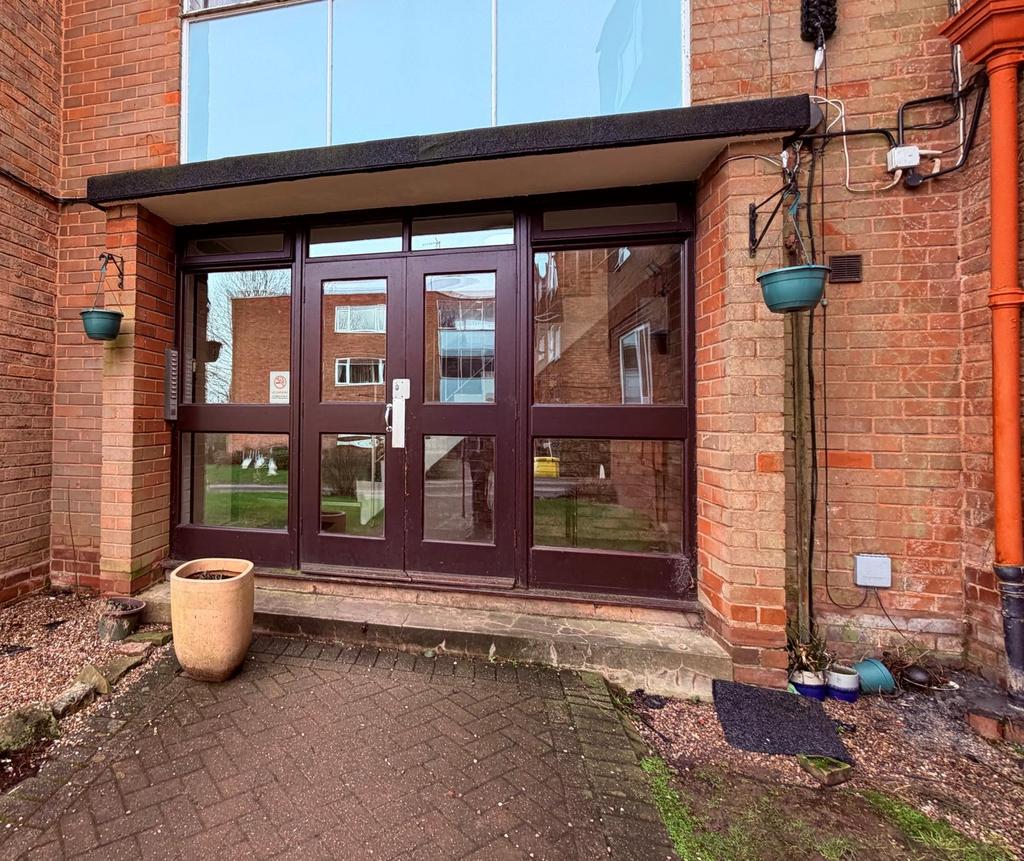 2 bed flat to rent Blackberry Lane, Sutton Coldfi