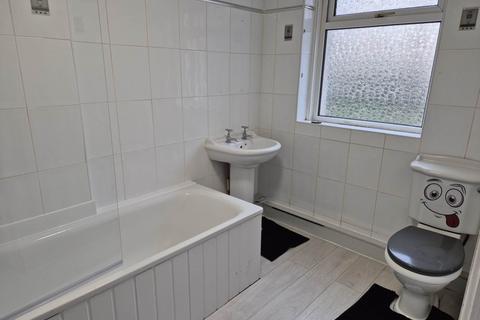 3 bedroom flat to rent, Kelso Street, Glasgow