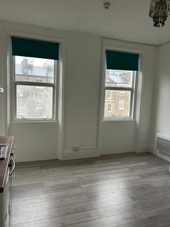 Studio to rent, Iffley Road, London W6