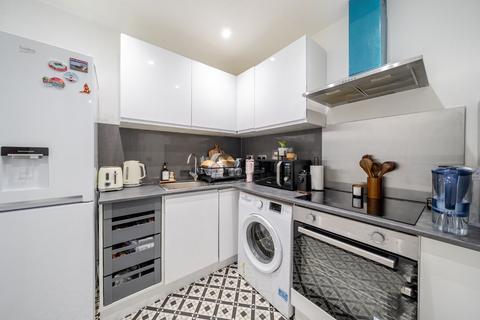 Studio for sale, Victoria Road, Acton, London, W3