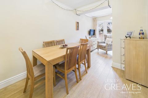 4 bedroom semi-detached house for sale, Farnsfield Avenue, Burton Joyce, Nottingham