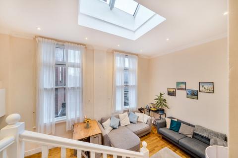 2 bedroom flat for sale, Tweedy Road, Bromley, BR1