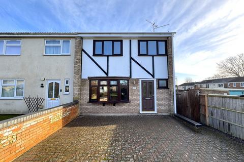 undefined, KING'S LYNN - 3 Bedroom End Terrace House close to QEH