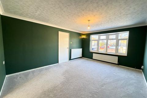 undefined, KING'S LYNN - 3 Bedroom End Terrace House close to QEH