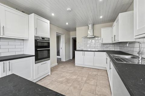 3 bedroom detached house to rent, Castle Hill, Wichenford, Worcester