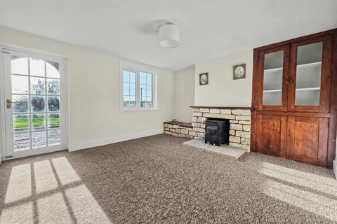 3 bedroom detached house to rent, Castle Hill, Wichenford, Worcester