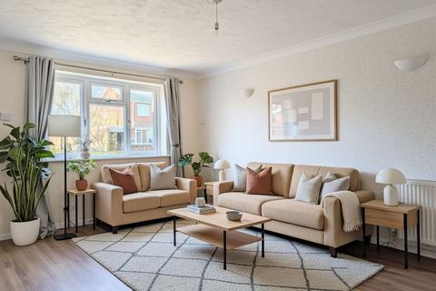 3 bedroom semi-detached house to rent, Hughes Close, Harvington, WR11