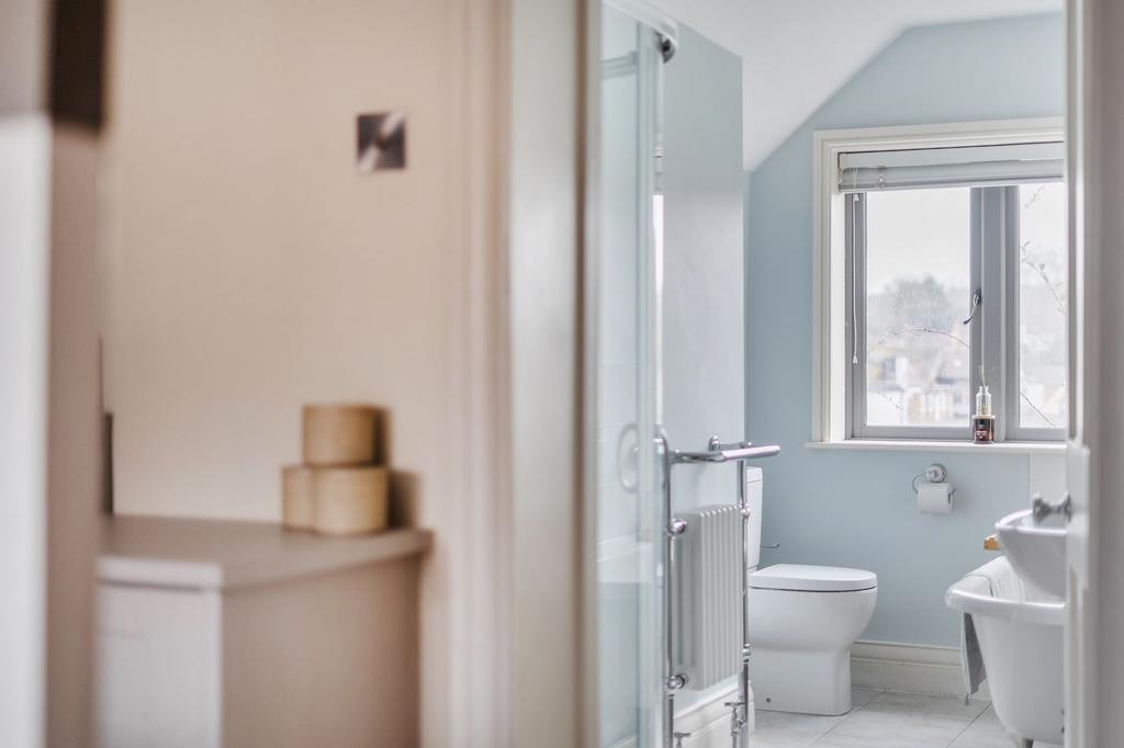 En-Suite Bathroom
