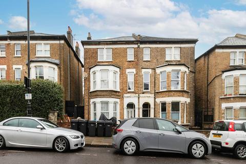 Studio to rent, Fordwych Road, London NW2